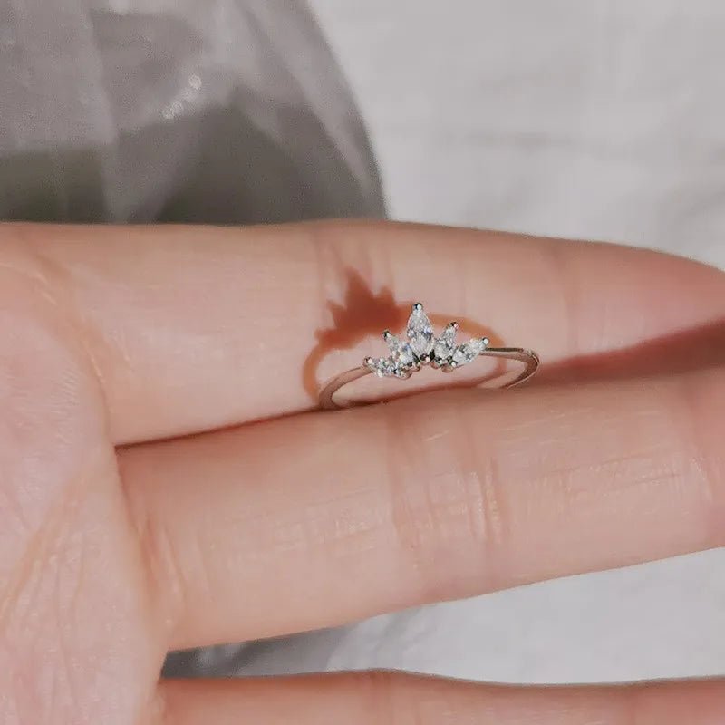 925 Sterling Silver Pavé Crystal Plating 14k Gold Crown Ring - LaVie Jewelery