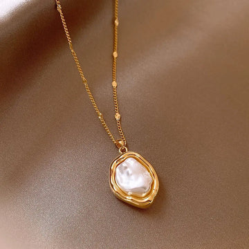 Irregular Baroque Pearl Pendant Necklace - LaVie Jewelery