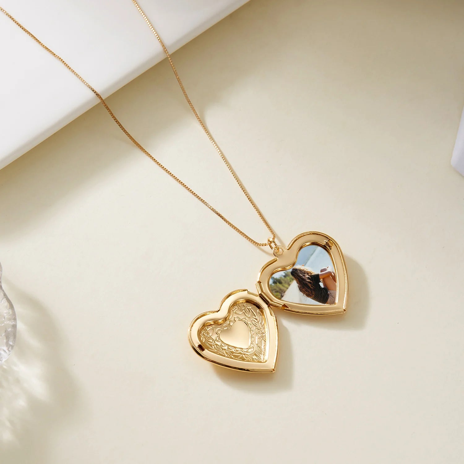 "The Secret Message" Heart Locket Necklace - LaVie Jewelery
