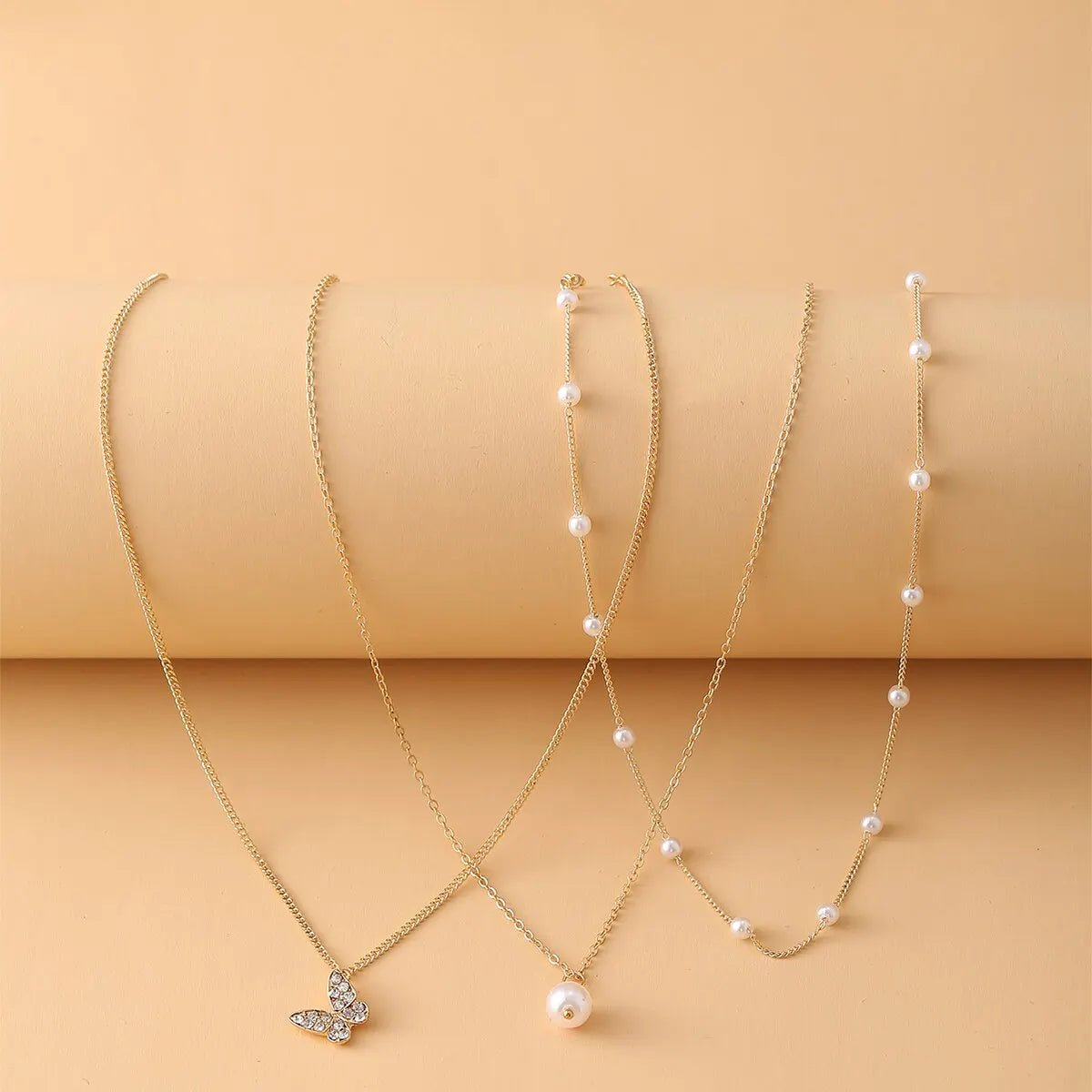 Retro Multilayer Butterfly Pendant Artificial Pearl Clavicle Chain Necklace - LaVie Jewelery