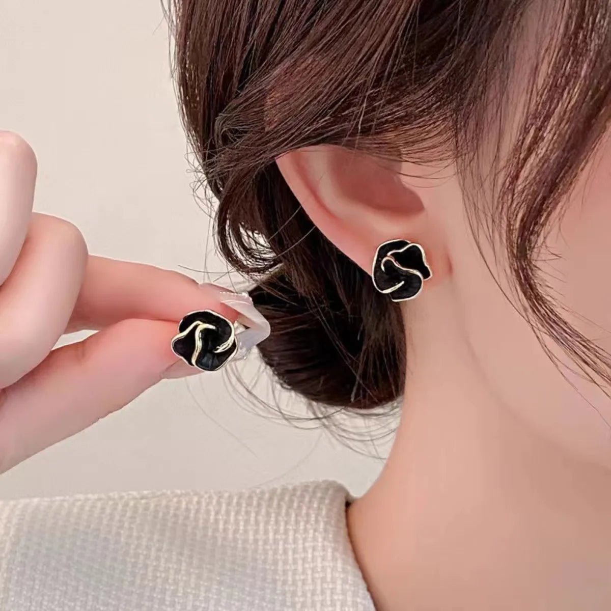 Luxury Camellia Stud Earrings - LaVie Jewelery