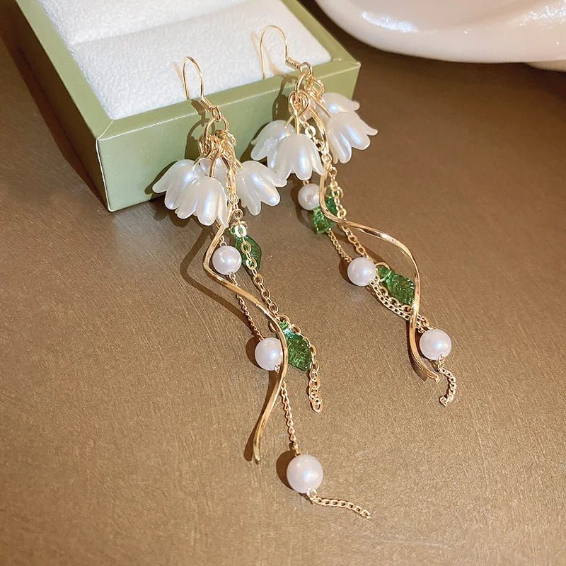 Korean Gold Color Plated Rhinestones Tulip Petal Angel Eye Hoop Earrings - LaVie Jewelery