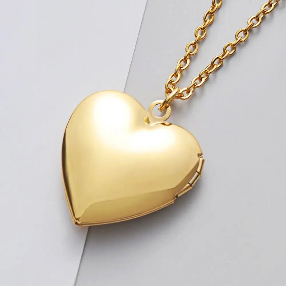 "The Timeless Keepsake" Heart Locket Necklace - LaVie Jewelery
