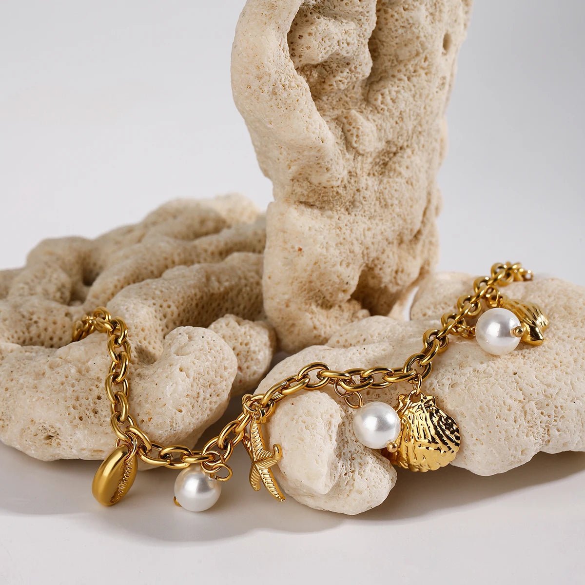 18K Gold PVD Plated Stainless Steel Pearl Shell Starfish Charm Bracelet - LaVie Jewelery