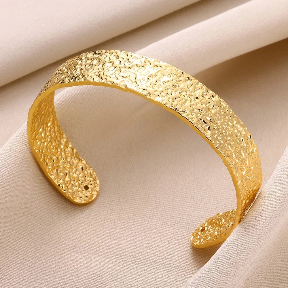Exquisite Classic Gold Color Stainless Steel Bangles Cuff Bracelet - LaVie Jewelery