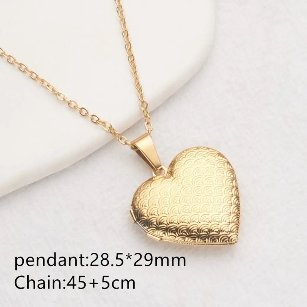 "The Timeless Keepsake" Heart Locket Necklace - LaVie Jewelery