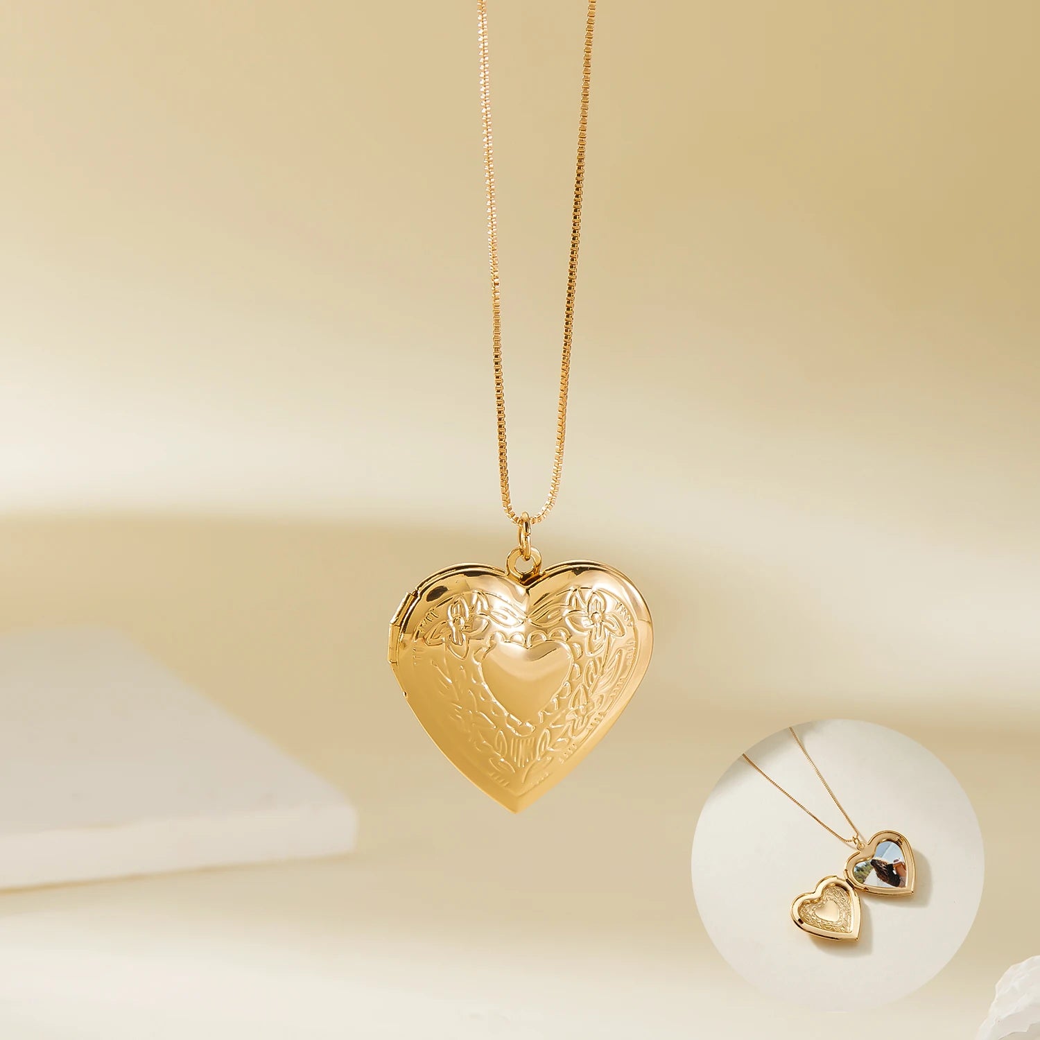 "The Secret Message" Heart Locket Necklace - LaVie Jewelery