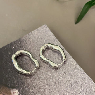 Irregular Oval Hoop Earrings - LaVie Jewelery