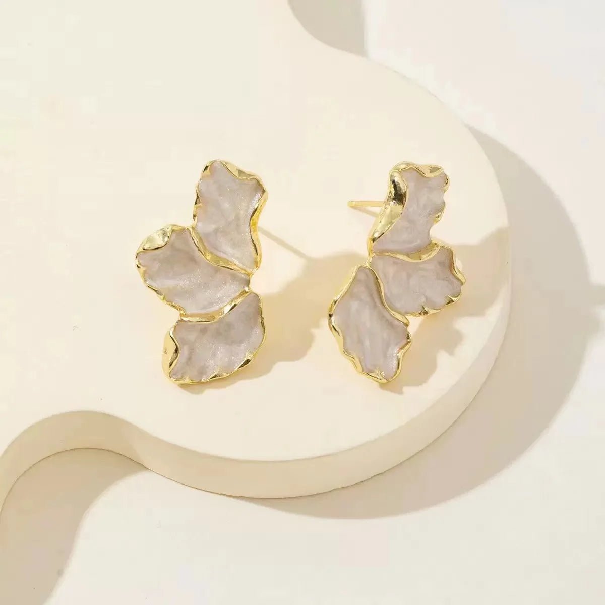 Gold Retro Sytle Classic Large flower Shaped Earrings - LaVie Jewelery
