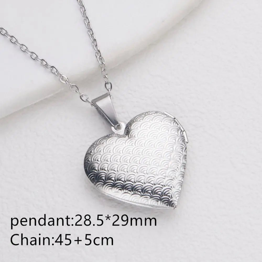 "The Timeless Keepsake" Heart Locket Necklace - LaVie Jewelery