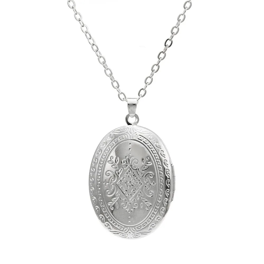 "The Timeless Keepsake" Heart Locket Necklace - LaVie Jewelery