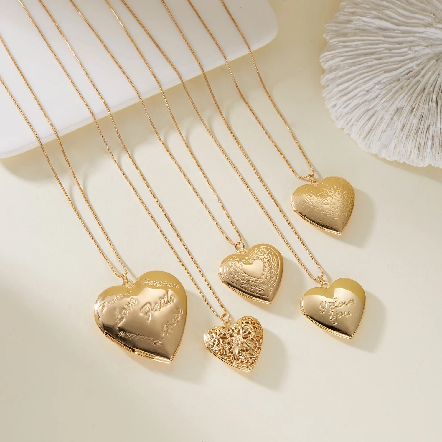 "The Secret Message" Heart Locket Necklace - LaVie Jewelery