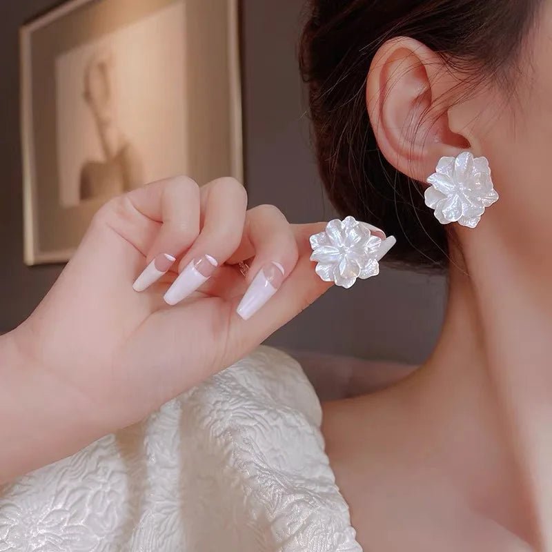 Korean Exquisite Rhinestone Long White Flower Pearl Drop Earrings - LaVie Jewelery